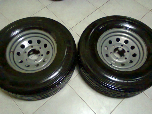 ล้อบรรทุก1คู่  6/139ยางใหม่ปี13
