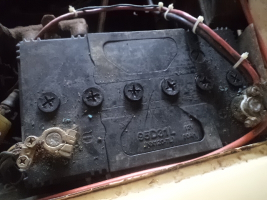 ขาย FIAT 1500 เครื่องมิตซูติดแก๊ส แอร์เย็น พร้อมล้อแม็ก BMW รถเก่าน่าสะสม