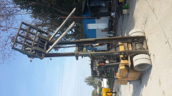 ขายรถโฟคลิฟ3ตันเสาสุง4.5เมตรเครื่องแรงมากขอบอกๆๆๆ