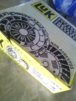 ผ้าครัชกึ่งทองแดงของLukของอีซุ4ja1 9นิ้งสภาพ95\%