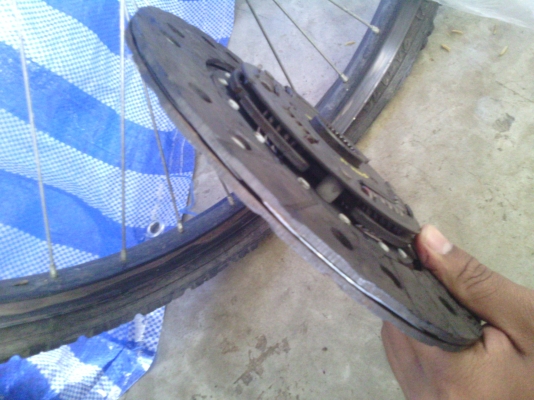 ผ้าครัชกึ่งทองแดงของLukของอีซุ4ja1 9นิ้งสภาพ95\%