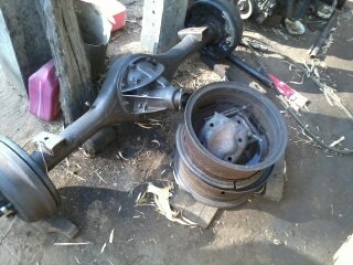 ขายเสื้อเพลาอีซูซุ 4ล้อกลาง พร้อมกระทะ2ใบ