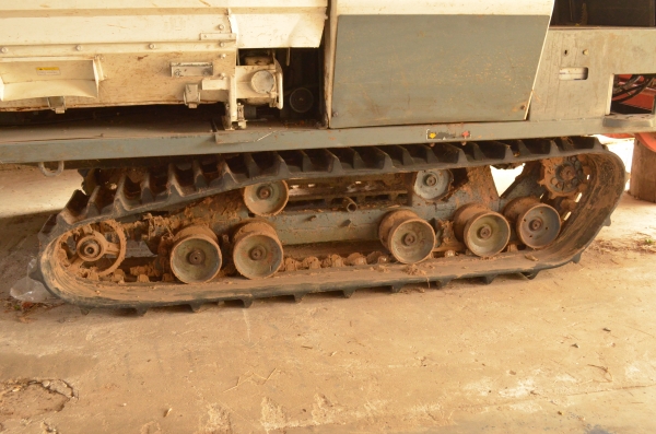 รถเกี่ยวข้าว kubota รถเกี่ยวข้าว kubota