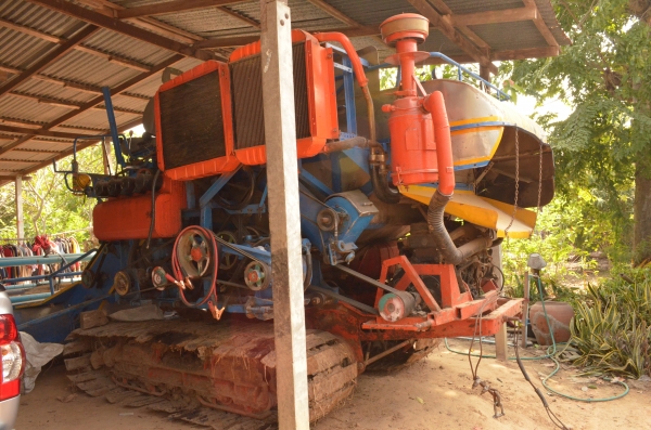 รถเกี่ยวข้าว ศักดิ์พัฒนา