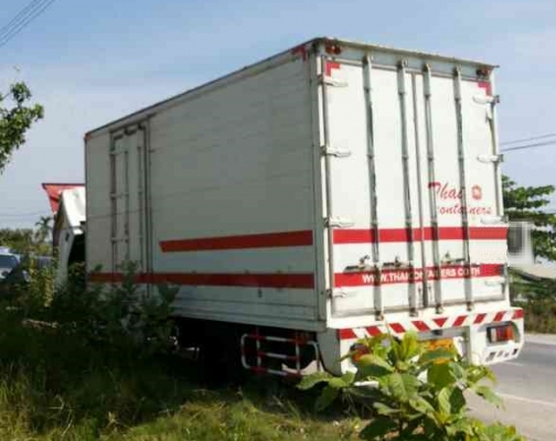 6 ล้อใหญ่ ตู้ทึบ 3 บาน Izuzu NQR 145 แรงม้า ปี2548 6 ล้อใหญ่ ตู้ทึบ 3 บาน Izuzu NQR 145 แรงม้า ปี2548