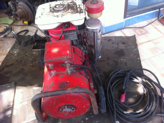 เครื่องปั่นไฟฮอนด้า 10 แรง  cdi ไดร์เชื่อม 5 กิโลวัตต์ ใช้งานได้ปกติ