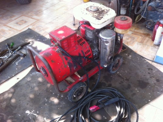 เครื่องปั่นไฟฮอนด้า 10 แรง  cdi ไดร์เชื่อม 5 กิโลวัตต์ ใช้งานได้ปกติ