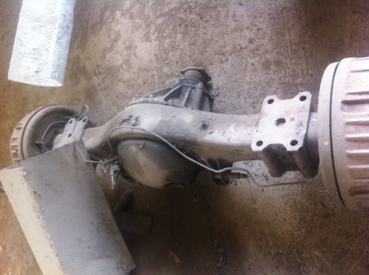 เพลาหลัง 6 น้อต ISUZU NPR สภาพพร้อมใช้ ราคาถูก