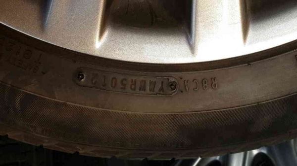 แม็กวีออส สีรมดำ ขอบ15 พร้อมยาง 185 60 15 ปี12 1ชุด