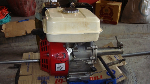 *****ขายเครื่องเรือหางยาว Mitsuyama 5.5HP พร้อมชุดหาง*****