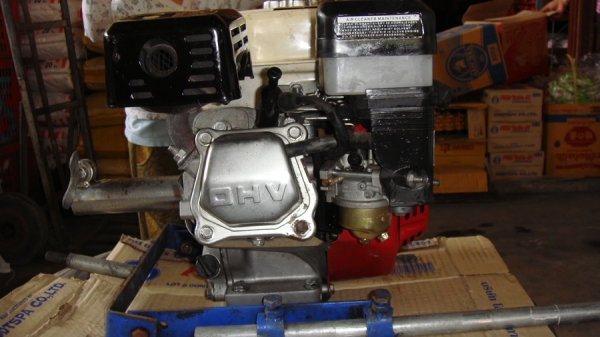 *****ขายเครื่องเรือหางยาว Mitsuyama 5.5HP พร้อมชุดหาง*****