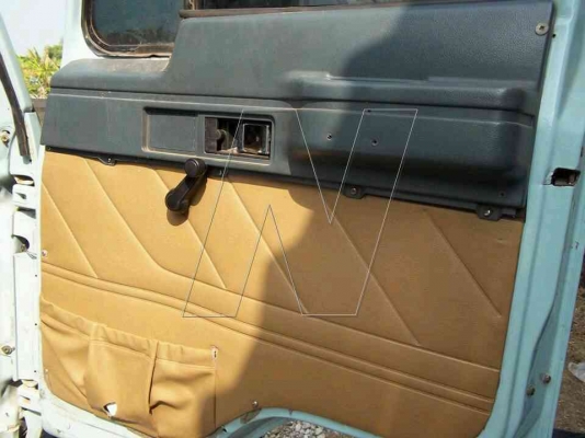 Isuzu Rocky 195 แรง เพลาเดียวล่อง กระบะเนียมพืชไร่ ยาง 9 Isuzu Rocky 195 แรง เพลาเดียวล่อง กระบะเนียมพืชไร่ ยาง 9