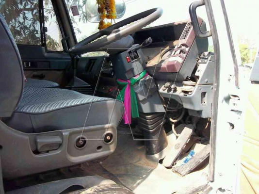 Isuzu Rocky 195 แรง เพลาเดียวล่อง กระบะเนียมพืชไร่ ยาง 9 Isuzu Rocky 195 แรง เพลาเดียวล่อง กระบะเนียมพืชไร่ ยาง 9