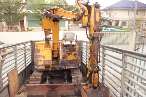 ขายแบคโฮ HANIX S&B20 3 สูบ เครื่อง IZUSU ราคา 220,000 บาท ขายแบคโฮ HANIX S&B20 3 สูบ เครื่อง IZUSU ราคา 220,000 บาท