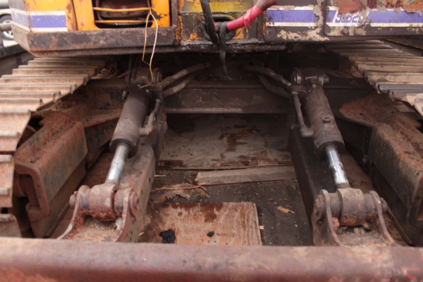 ขายแบคโฮ HANIX S&B20 3 สูบ เครื่อง IZUSU ราคา 220,000 บาท ขายแบคโฮ HANIX S&B20 3 สูบ เครื่อง IZUSU ราคา 220,000 บาท