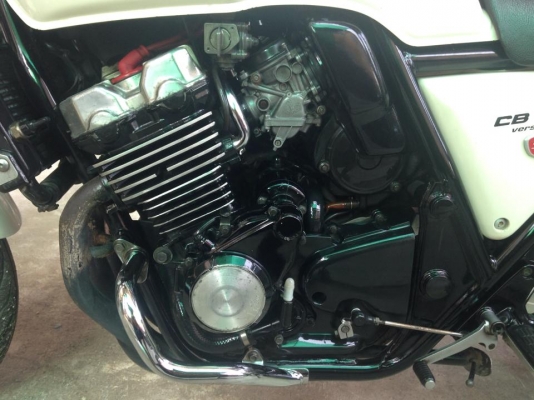 CB 400 ปี98 V.S ตัวฉลองครบครอบ50ปี มีแค่500คันทั่วโลก CB 400 ปี98 V.S ตัวฉลองครบครอบ50ปี มีแค่500คันทั่วโลก