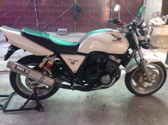 CB 400 ปี98 V.S ตัวฉลองครบครอบ50ปี มีแค่500คันทั่วโลก CB 400 ปี98 V.S ตัวฉลองครบครอบ50ปี มีแค่500คันทั่วโลก