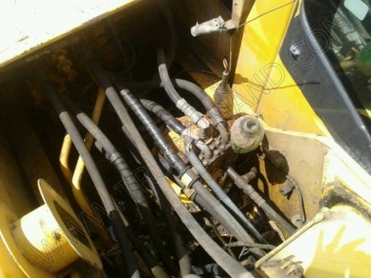 รถแบคโฮ ยี่ห้อ KOMATSU PC200 รุ่น 8