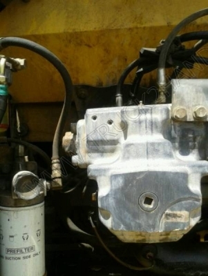 รถแบคโฮ ยี่ห้อ KOMATSU PC200 รุ่น 8