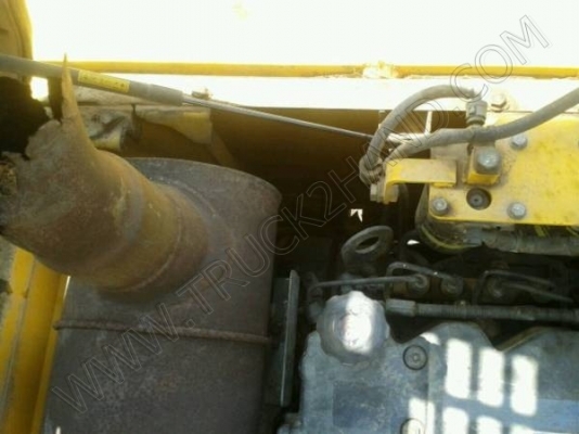 รถแบคโฮ ยี่ห้อ KOMATSU PC200 รุ่น 8