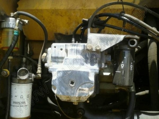 รถแบคโฮ ยี่ห้อ KOMATSU PC200 รุ่น 8