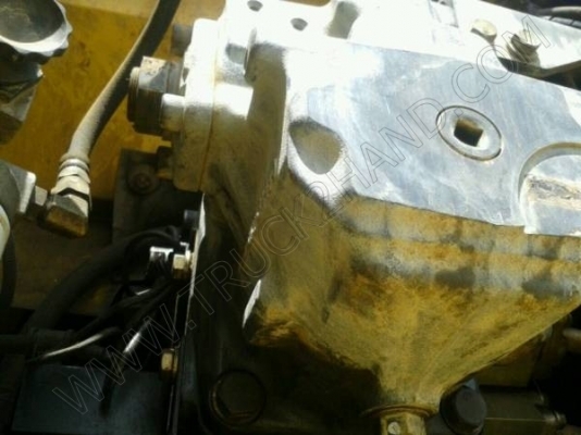 รถแบคโฮ ยี่ห้อ KOMATSU PC200 รุ่น 8