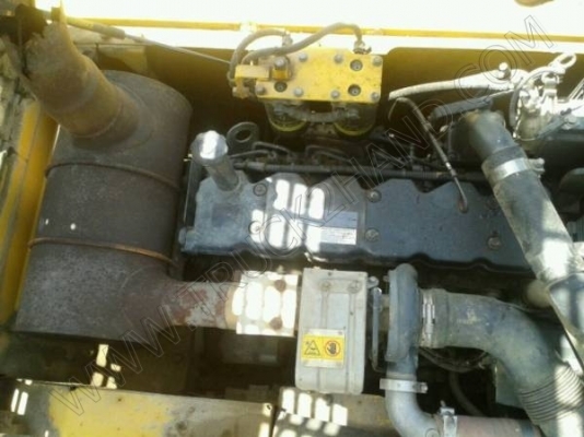 รถแบคโฮ ยี่ห้อ KOMATSU PC200 รุ่น 8