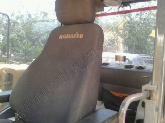 รถแบคโฮ ยี่ห้อ KOMATSU PC200 รุ่น 8