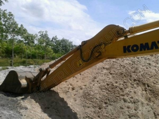 รถแบคโฮ ยี่ห้อ KOMATSU PC200 รุ่น 8