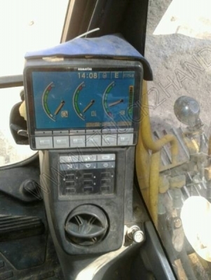 รถแบคโฮ ยี่ห้อ KOMATSU PC200 รุ่น 8