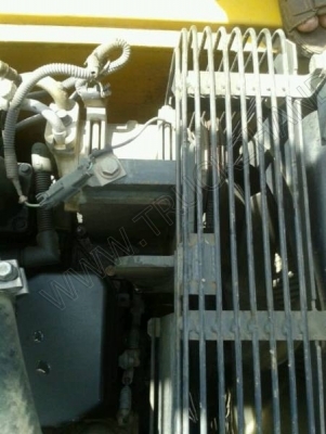 รถแบคโฮ ยี่ห้อ KOMATSU PC200 รุ่น 8