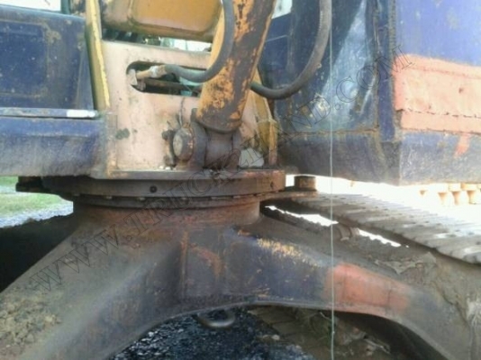 รถแบคโฮ ยี่ห้อ KOMATSU PC60 รุ่น5