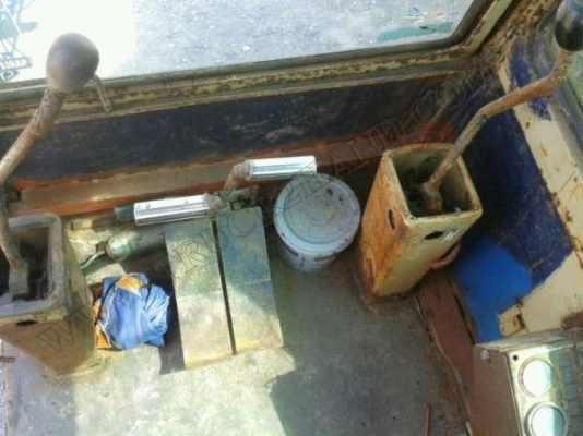 รถแบคโฮ ยี่ห้อ KOMATSU PC60 รุ่น5