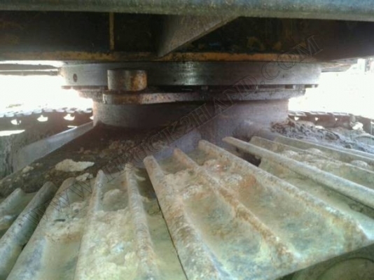 รถแบคโฮ ยี่ห้อ KOMATSU PC60 รุ่น5