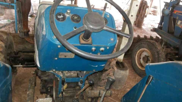 ขายรถไถ KAMA KM454 2 เพลา ขนาดรถเท่ากับฟอร์ด 6600 ใบมีดดันหน้า 7 จาน เป็นรถของจีน ราคา 250000 ไม่มีเอกสาร