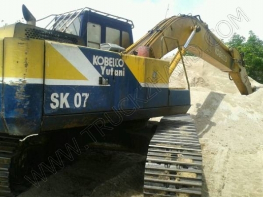 รถแบคโฮ ยี่ห้อ KOBELCO SK07(905)