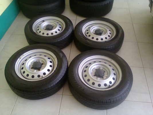 ล้อเดิมล้อถอด 185-65-14ยางใหม่กริบๆ