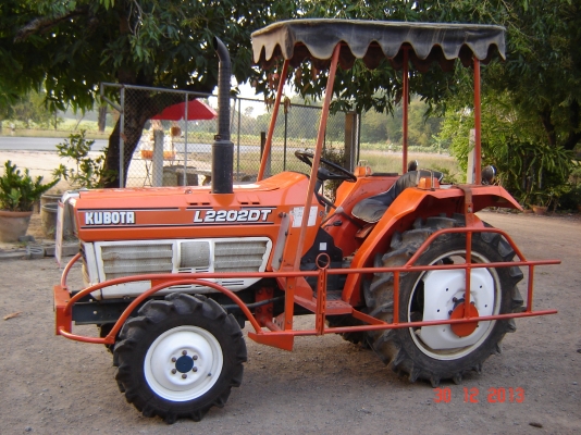 ขาย คูโบต้า  L2202DT 4WD เหมาะสำหรับเข้าร่องอ้อย สภาพเดิมๆ (สนใจสอบถาม 0884267077)