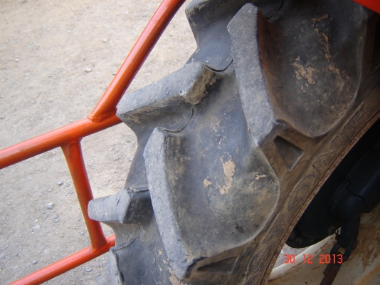 ขาย คูโบต้า  L2202DT 4WD เหมาะสำหรับเข้าร่องอ้อย สภาพเดิมๆ (สนใจสอบถาม 0884267077)