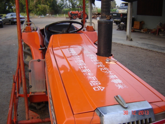 ขาย คูโบต้า  L2202DT 4WD เหมาะสำหรับเข้าร่องอ้อย สภาพเดิมๆ (สนใจสอบถาม 0884267077)