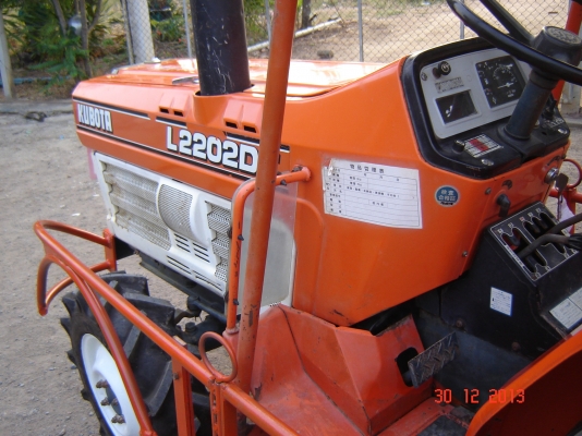 ขาย คูโบต้า  L2202DT 4WD เหมาะสำหรับเข้าร่องอ้อย สภาพเดิมๆ (สนใจสอบถาม 0884267077)