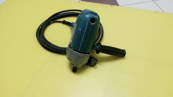 ขายเครื่องขัดสียี่ห้อMAKITAรุ่น9218BLสภาพสวยๆของแท้แน่นอนMADE IN JAPAN(860W) ขายเครื่องขัดสียี่ห้อMAKITAรุ่น9218BLสภาพสวยๆของแท้แน่นอนMADE IN JAPAN(860W)