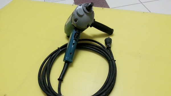 ขายเครื่องขัดสียี่ห้อMAKITAรุ่น9218BLสภาพสวยๆของแท้แน่นอนMADE IN JAPAN(860W) ขายเครื่องขัดสียี่ห้อMAKITAรุ่น9218BLสภาพสวยๆของแท้แน่นอนMADE IN JAPAN(860W)