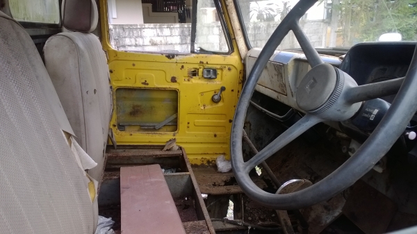 6ล้อหน้า(หัว-คัสซี) รถประมูลไม่มีเอกสาร เครื่องดีเดิม  คัสซีสวย ยางสวย