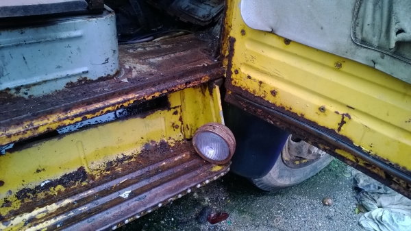 6ล้อหน้า(หัว-คัสซี) รถประมูลไม่มีเอกสาร เครื่องดีเดิม  คัสซีสวย ยางสวย