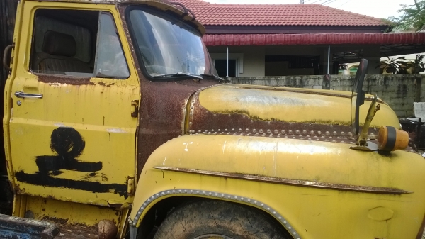 6ล้อหน้า(หัว-คัสซี) รถประมูลไม่มีเอกสาร เครื่องดีเดิม  คัสซีสวย ยางสวย
