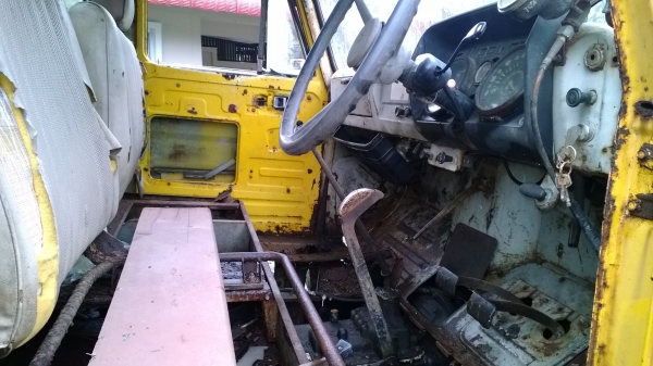 6ล้อหน้า(หัว-คัสซี) รถประมูลไม่มีเอกสาร เครื่องดีเดิม  คัสซีสวย ยางสวย