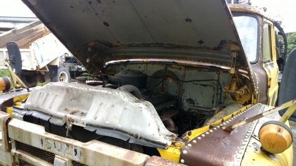 6ล้อหน้า(หัว-คัสซี) รถประมูลไม่มีเอกสาร เครื่องดีเดิม  คัสซีสวย ยางสวย