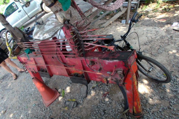 ขายด่วนสิ้นส่วนเครนUNI3ตันมีขาคอนโทนขาดบูมอาม