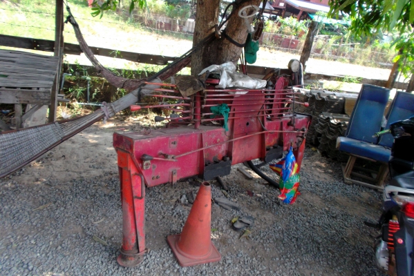 ขายด่วนสิ้นส่วนเครนUNI3ตันมีขาคอนโทนขาดบูมอาม ขายด่วนสิ้นส่วนเครนUNI3ตันมีขาคอนโทนขาดบูมอาม